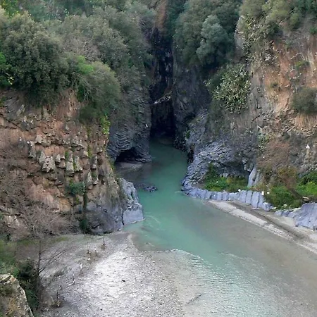 La Grotta *