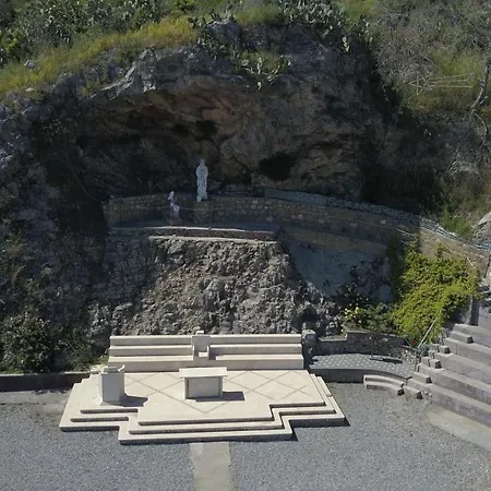La Grotta