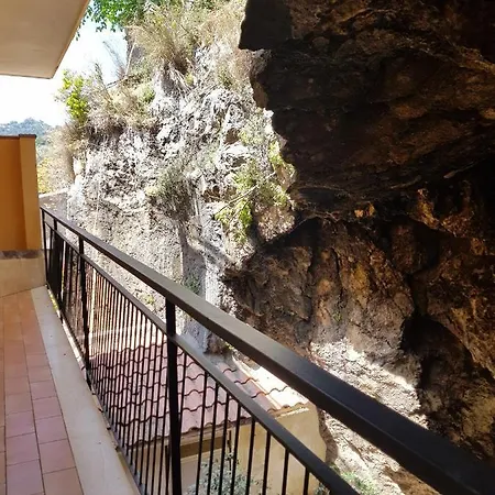 La Grotta * Furci Siculo
